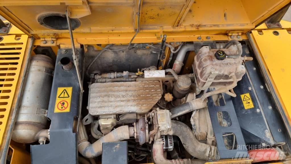JCB JS 220 LC Bagri goseničarji