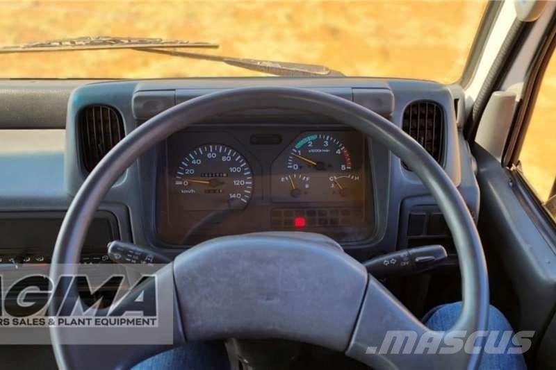 Nissan UD40 Drugi tovornjaki