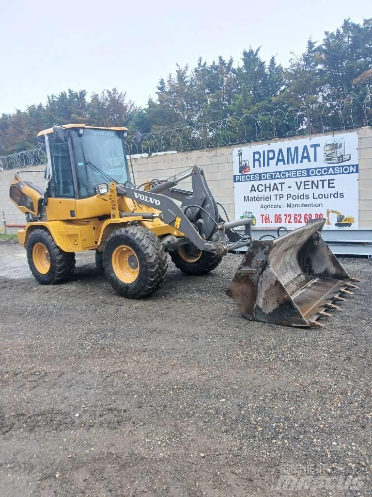 Volvo L 30 G Kolesni nakladalci