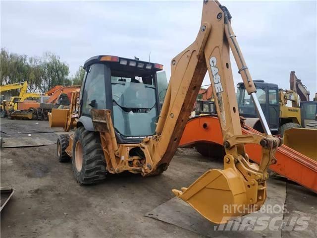 CASE 580M Skid steer mini nakladalci