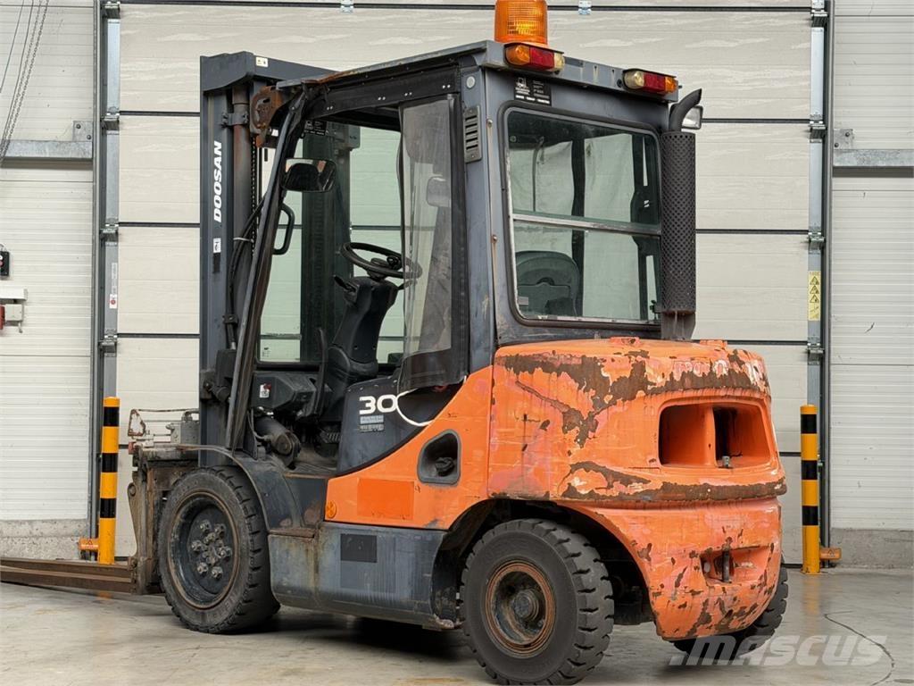 Doosan D30S-5 Dizelski viličarji