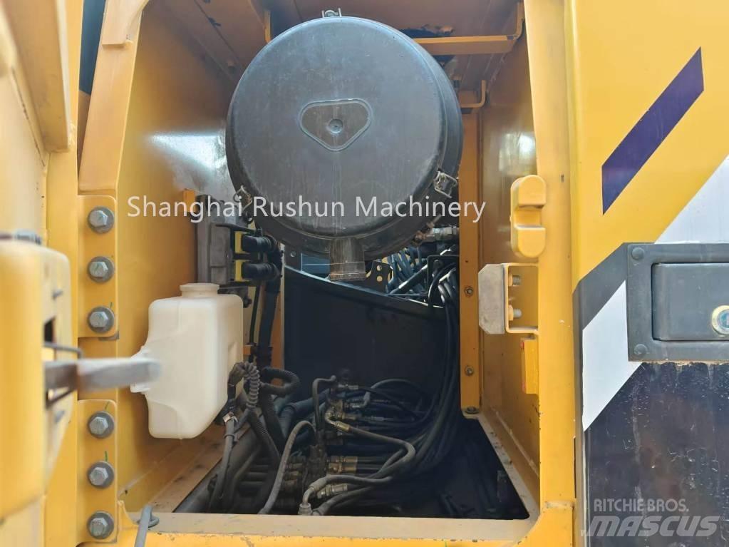 Volvo EC240 Bagri goseničarji