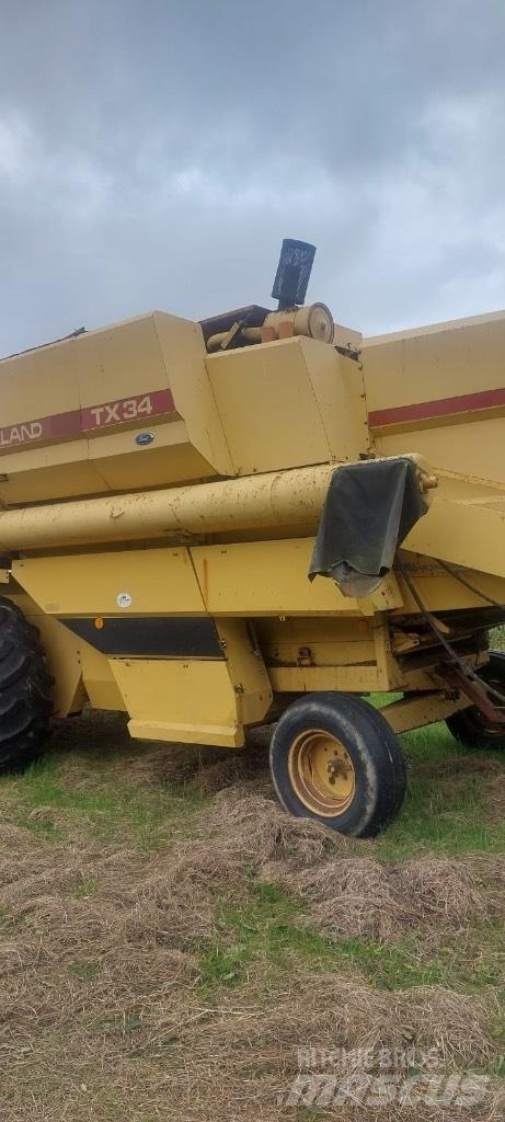 New Holland TX 34 Kombajni