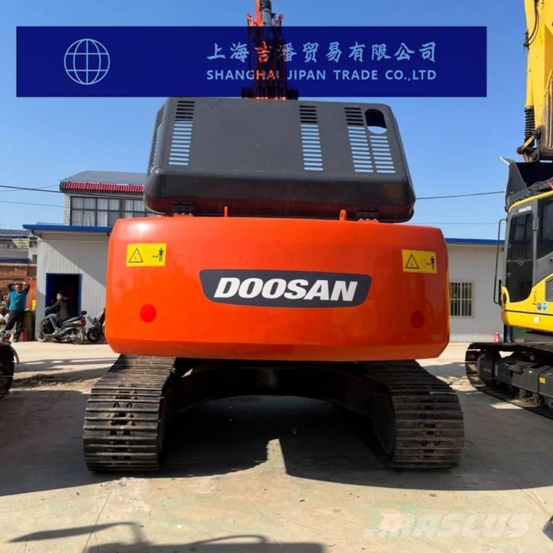 Doosan DX 300 Bagri goseničarji