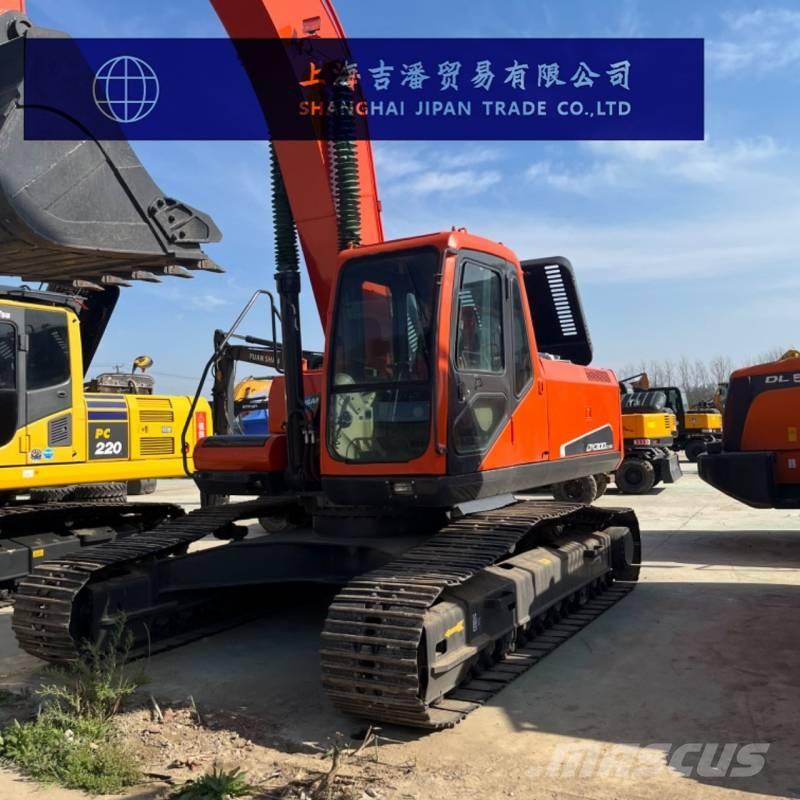 Doosan DX 300 Bagri goseničarji