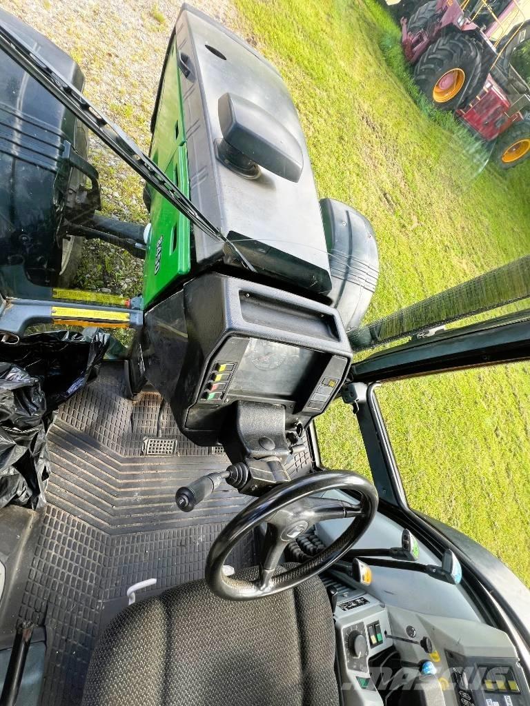 Valtra 8450 Traktorji