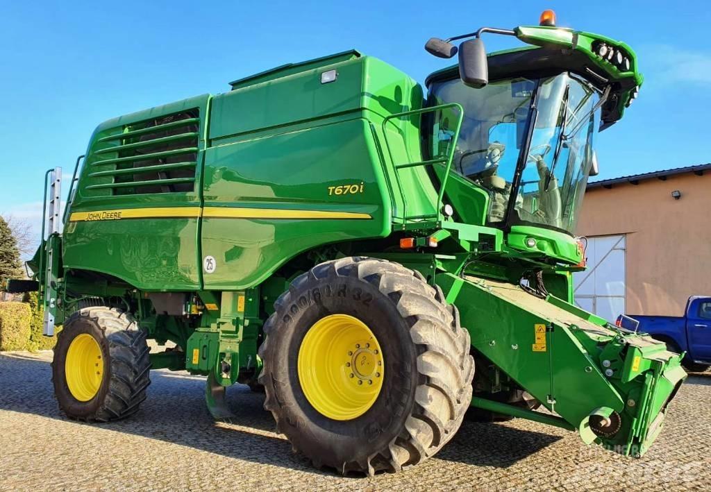 John Deere T670 Kombajni
