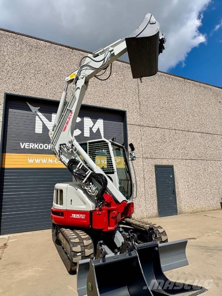 Takeuchi TB 257 FR Mini bagri <7t