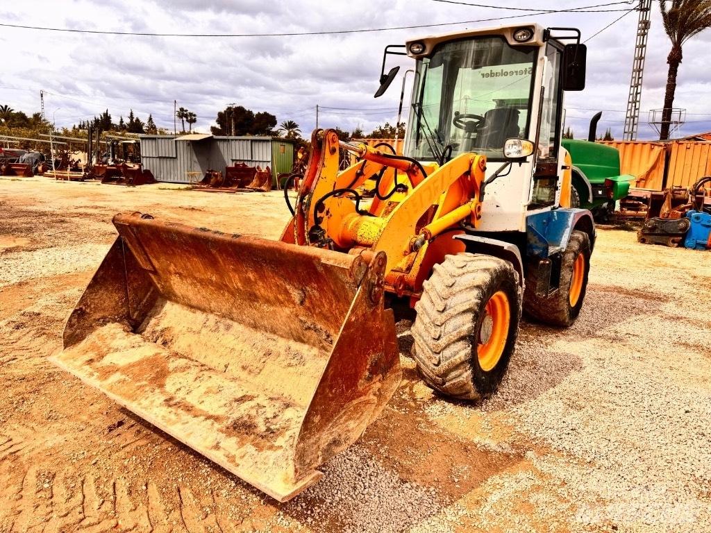 Liebherr L 507 Kolesni nakladalci
