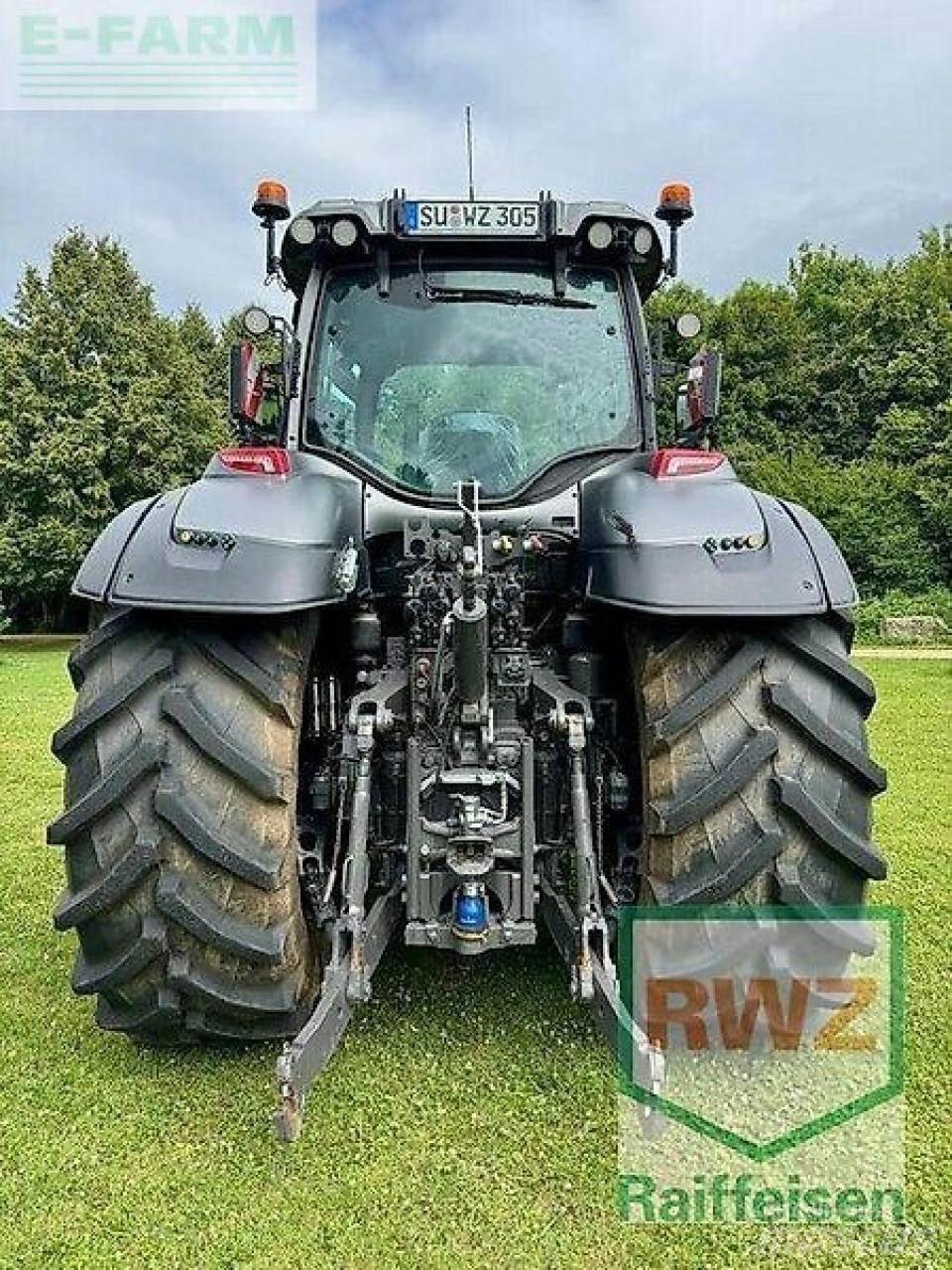Valtra q305 Traktorji