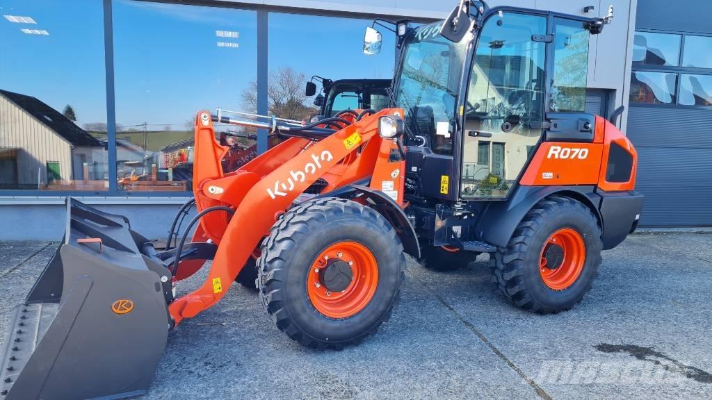 Kubota R 070 Kolesni nakladalci