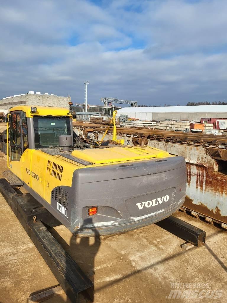 Volvo 210CLR Amfibijski bagri