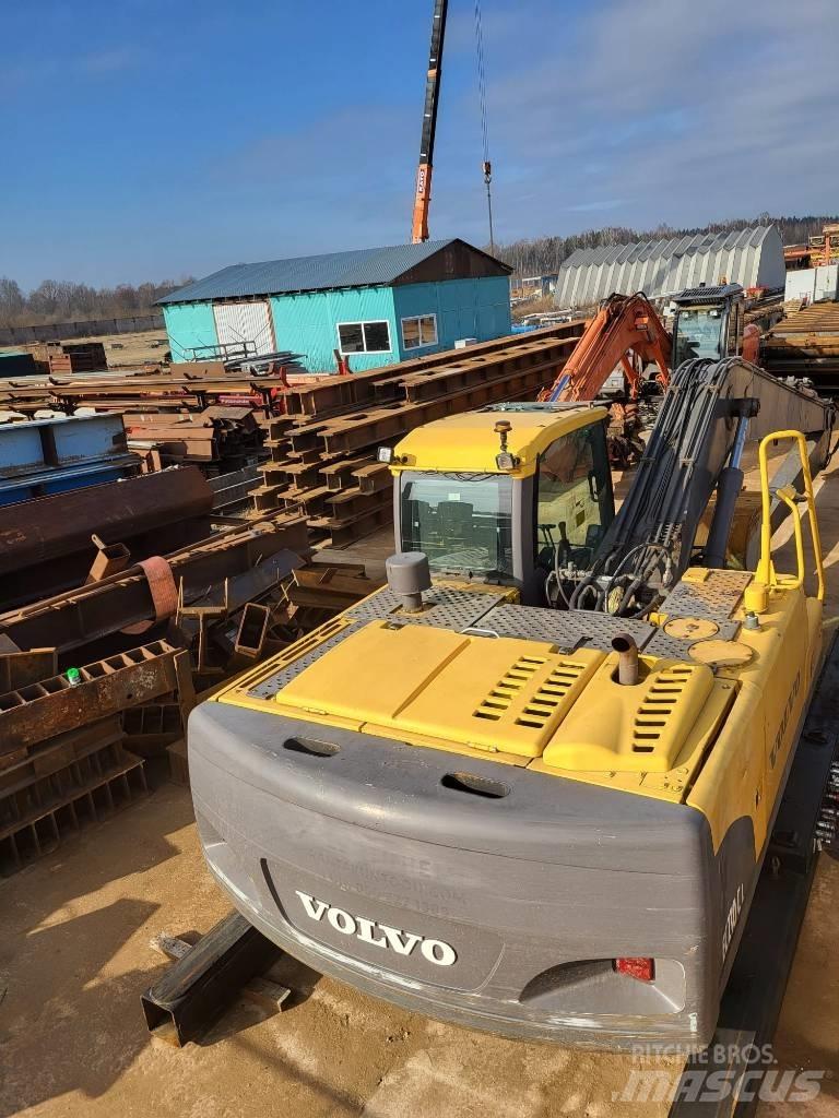 Volvo 210CLR Amfibijski bagri