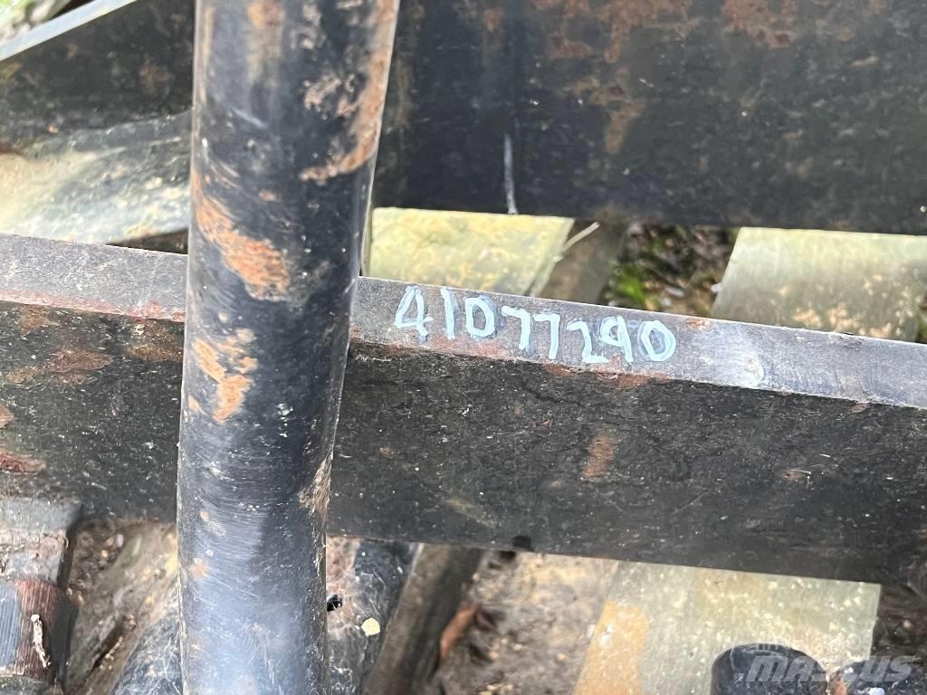 JCB Q FIT FORKS Drugi priključki za nakladanje in kopanje
