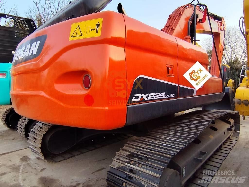 Doosan DX 225 LC Bagri goseničarji