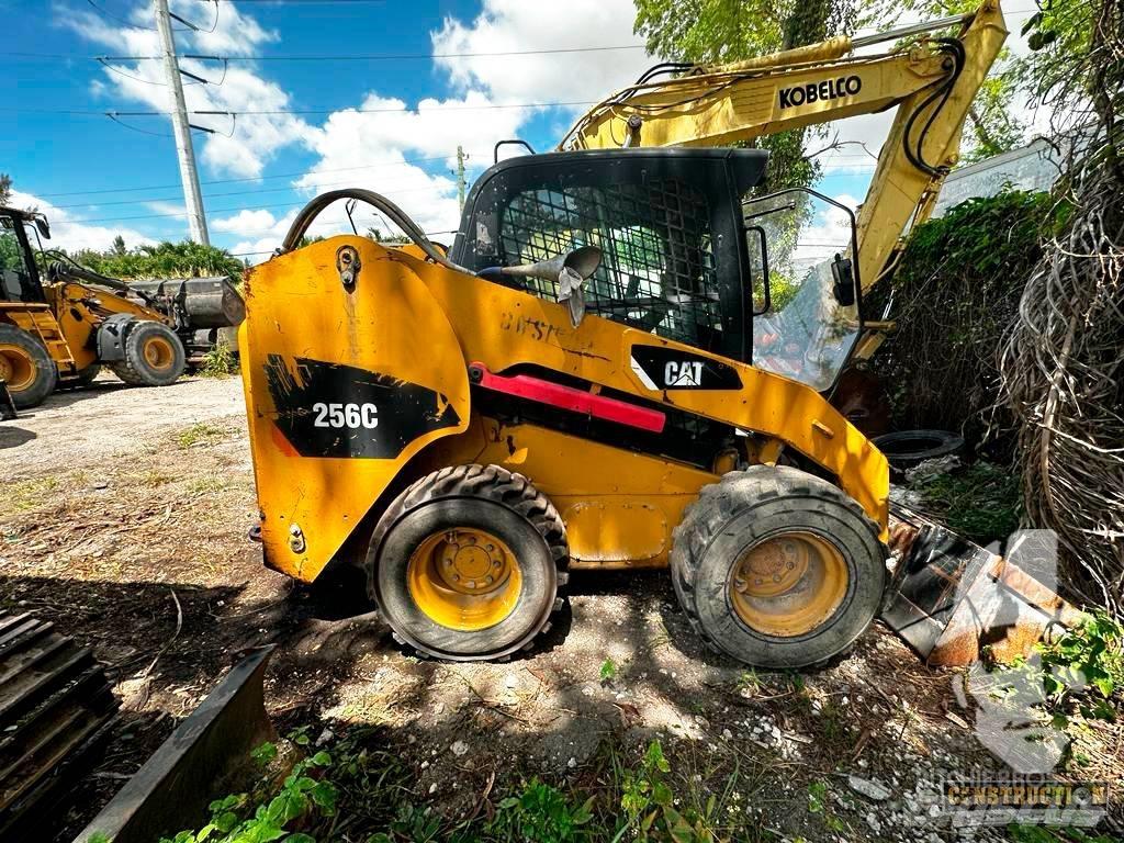 CAT 256 C Skid steer mini nakladalci