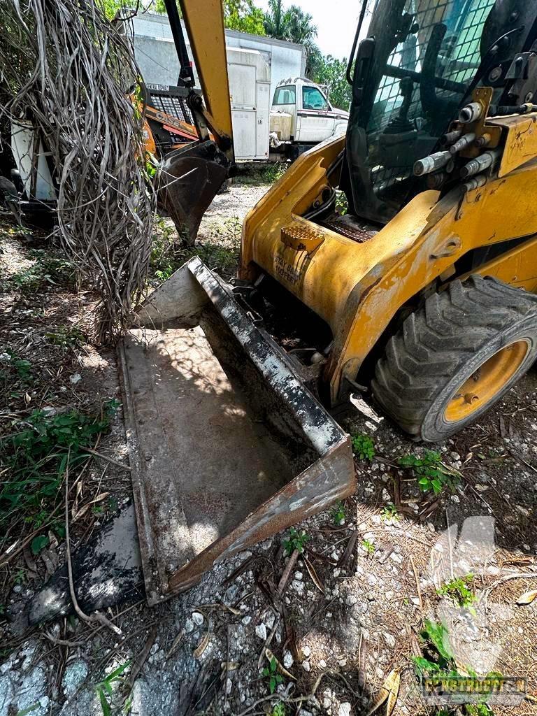 CAT 256 C Skid steer mini nakladalci