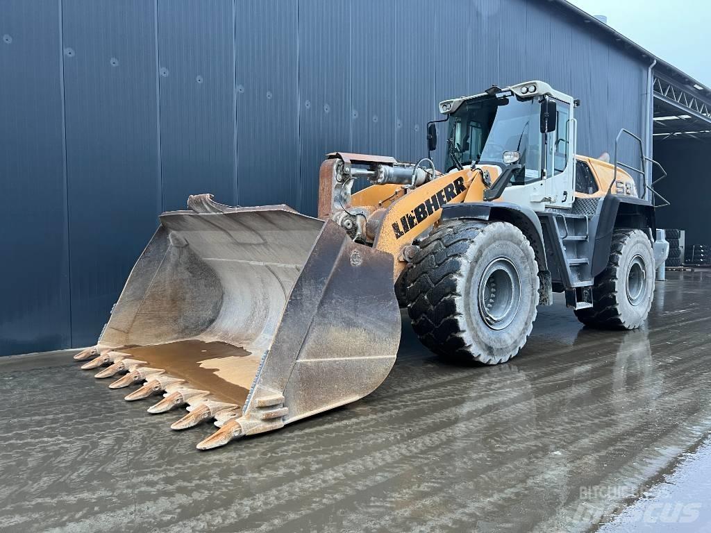 Liebherr L580 Kolesni nakladalci