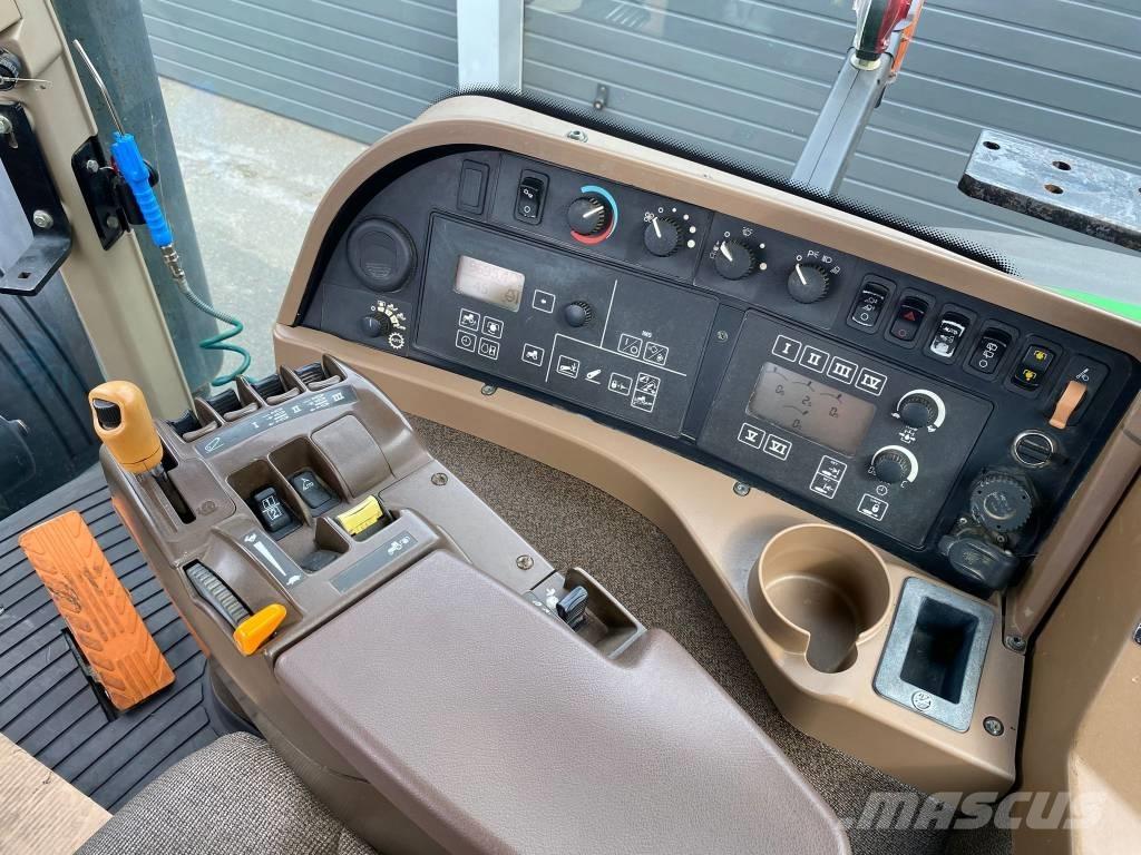 John Deere 8230 ILS Traktorji