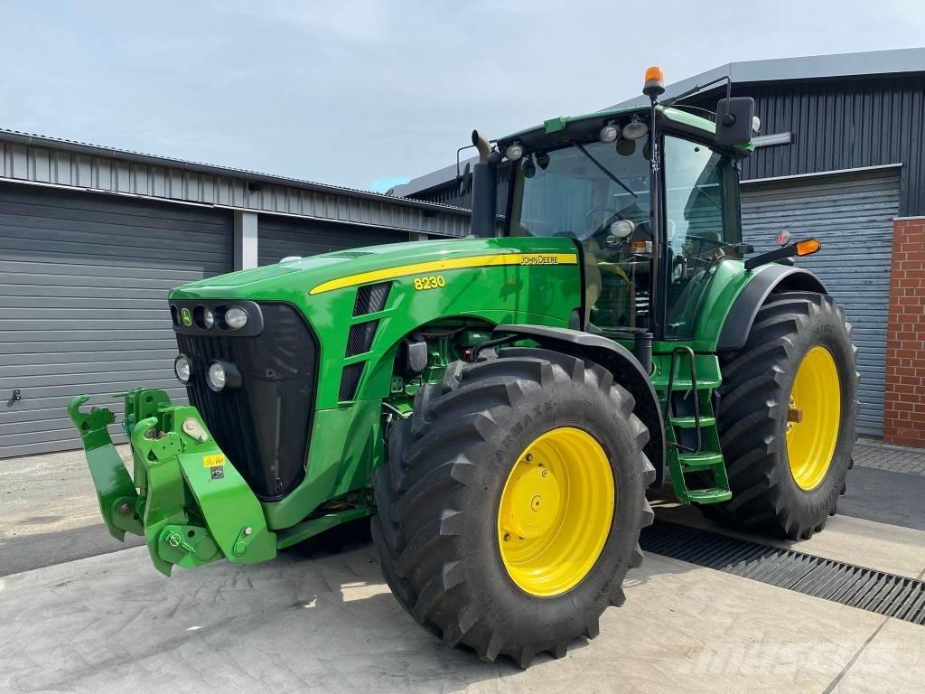 John Deere 8230 ILS Traktorji