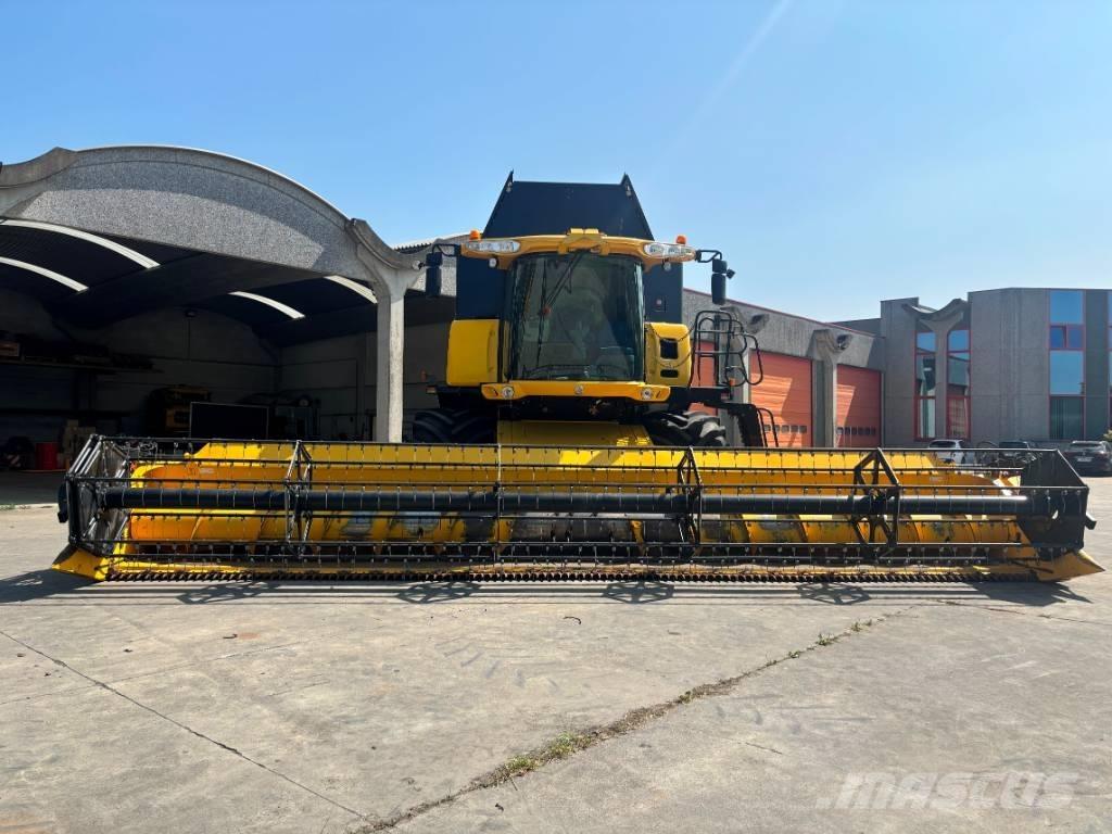 New Holland CR 9090 Kombajni
