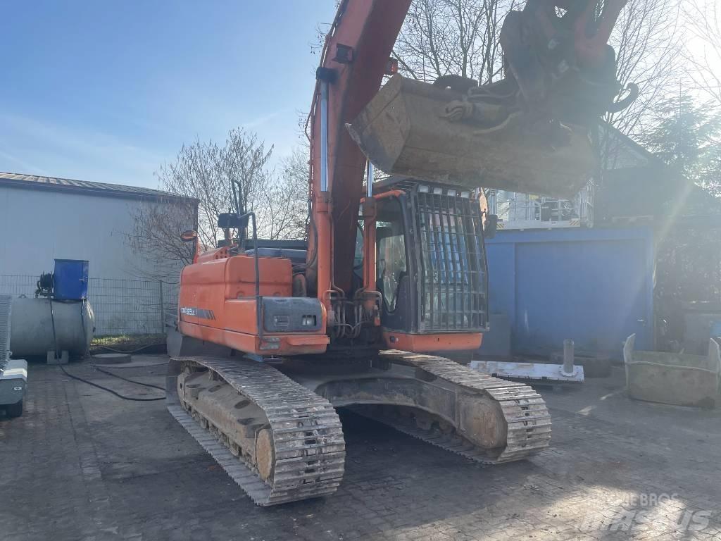Doosan EXCA Bagri goseničarji