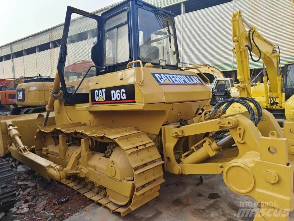 CAT D 6 G Buldožerji goseničarji