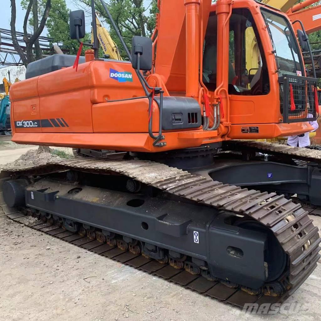 Doosan DX 300 Bagri goseničarji