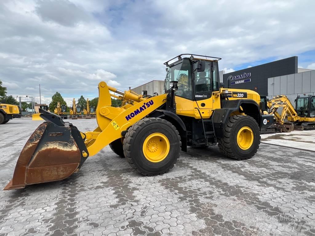 Komatsu WA320-7 Kolesni nakladalci
