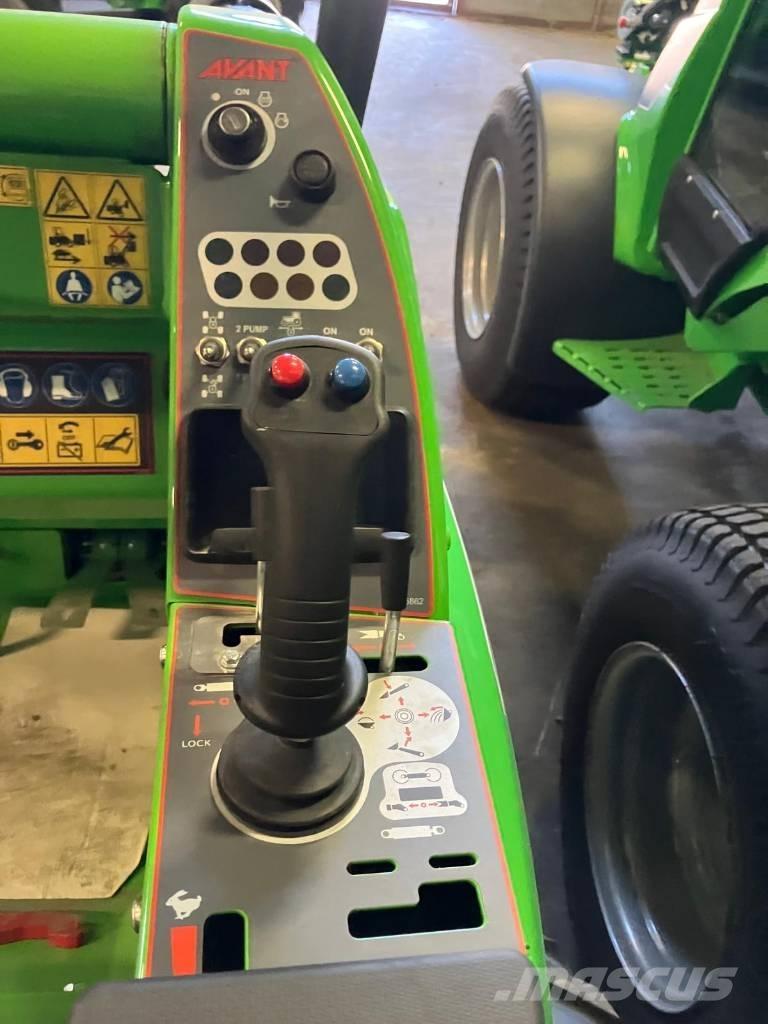 Avant Avant 528 Skid steer mini nakladalci