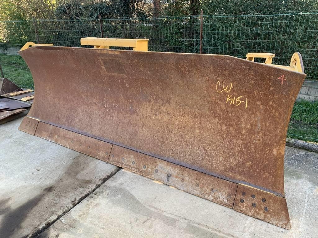 CAT D 6 T XLVP Buldožerji goseničarji