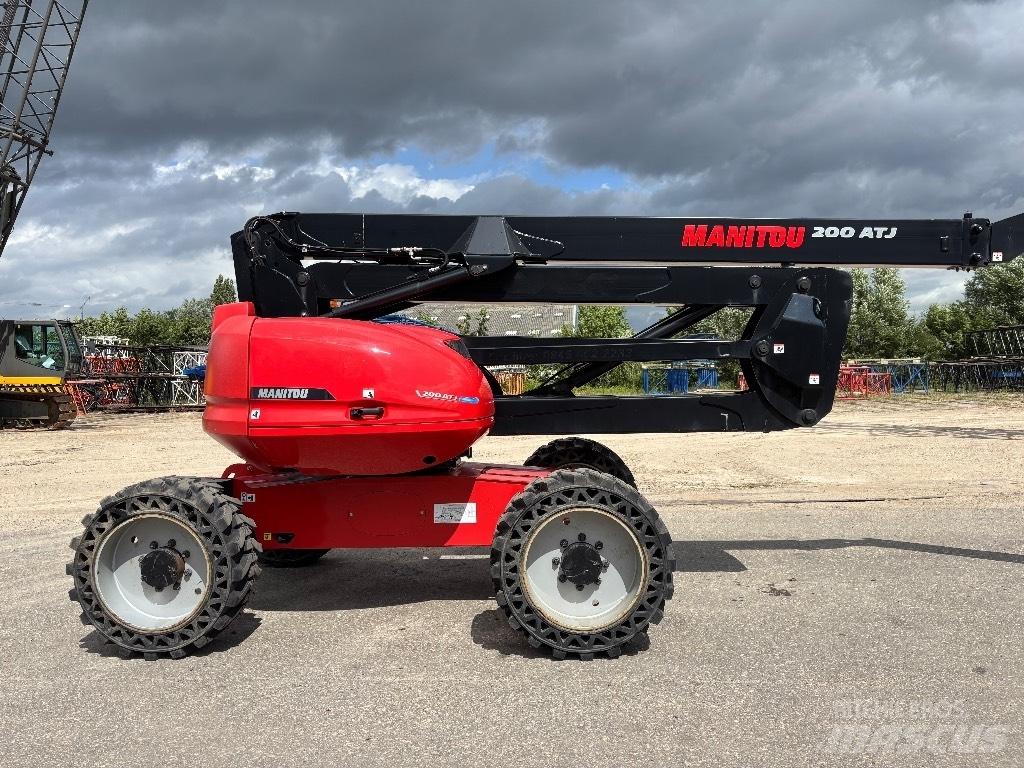 Manitou 200 ATJ Zglobne dvižne ploščadi