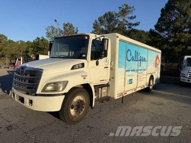 Hino 338 Tovornjaki za prevoz pijač