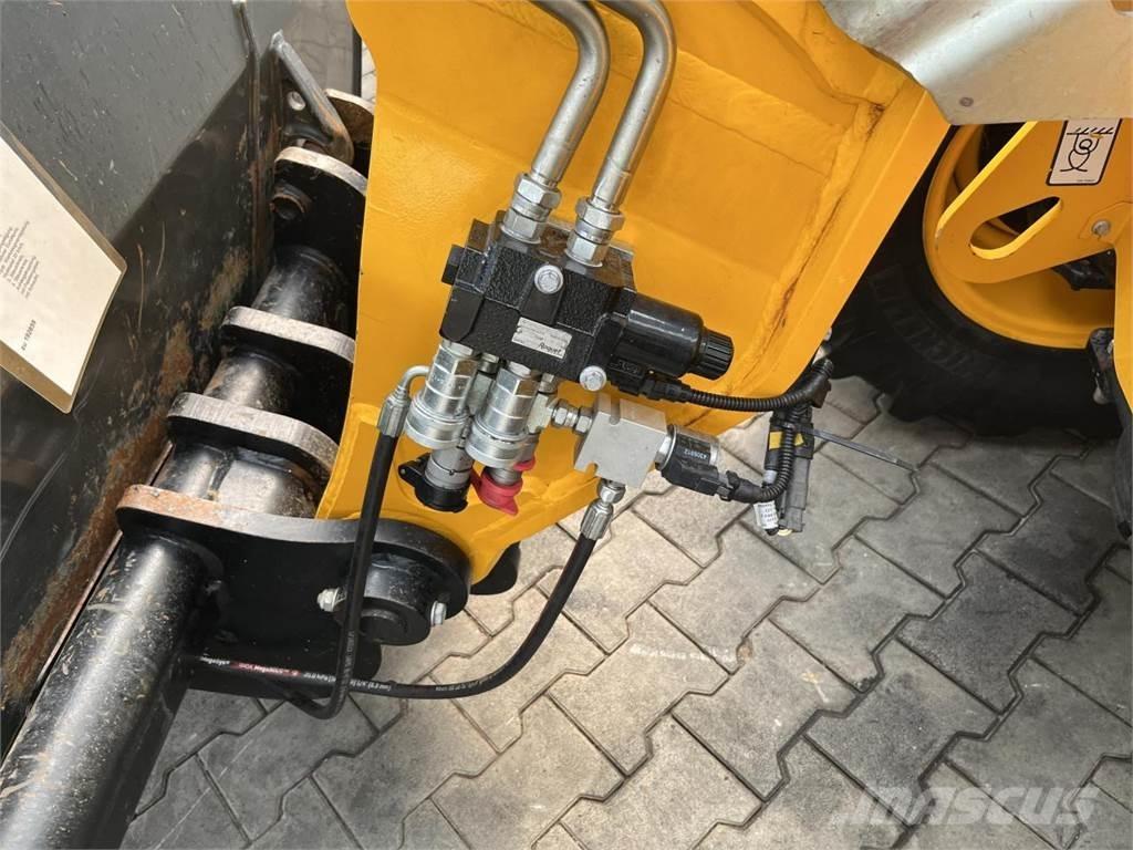 JCB 525-60 Hi Viz Kmetijski teleskopski nakladalci