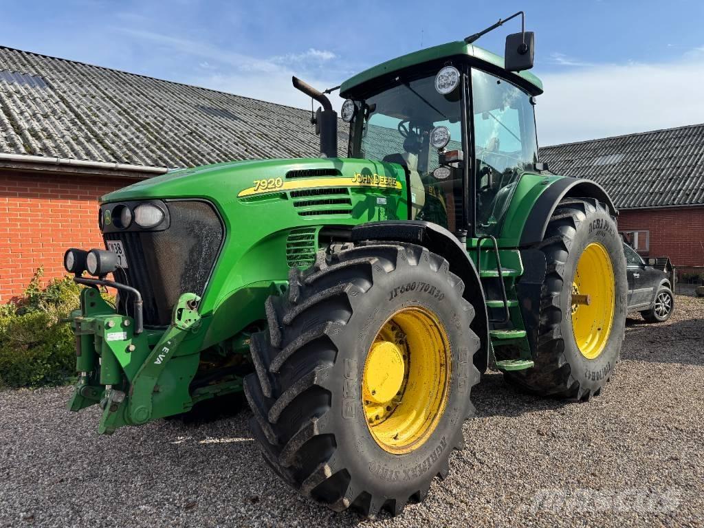 John Deere 7920 Traktorji