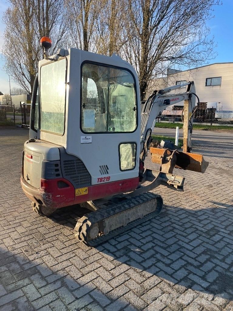 Takeuchi TB 219 Mini bagri <7t