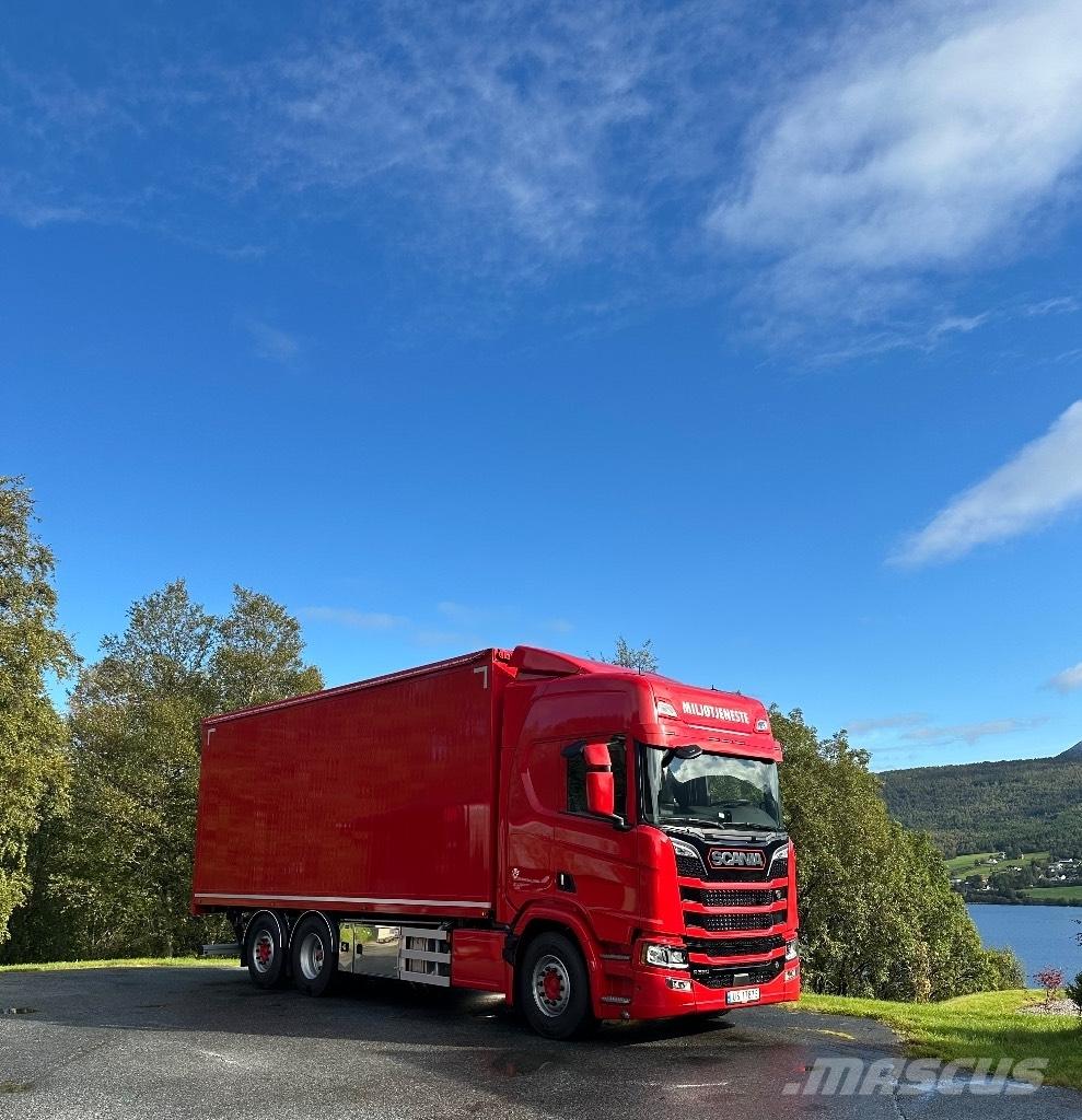 Scania R 590 Tovornjaki za žagovino