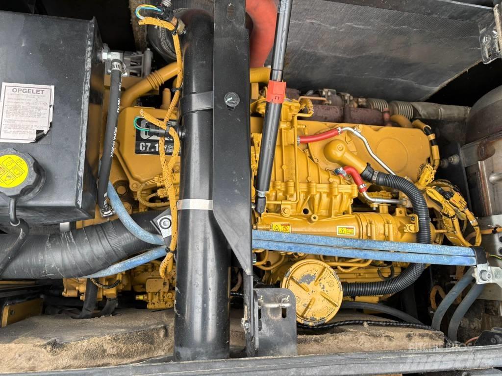 CAT M 318 F Bagri na kolesih