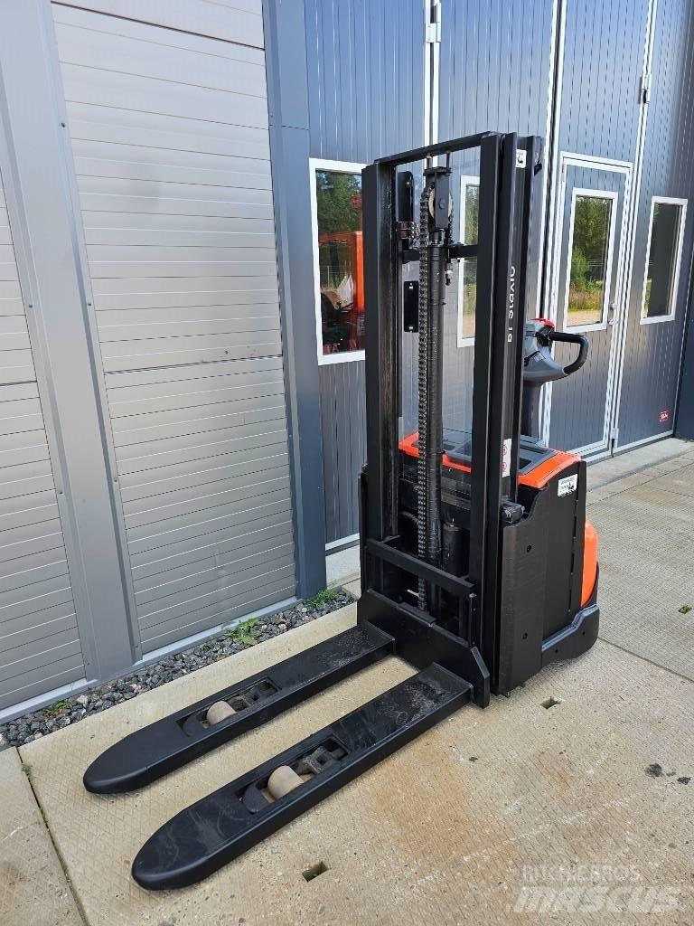 BT SWE 120 L Ročni električni viličar