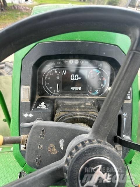 John Deere 6120 E Traktorji