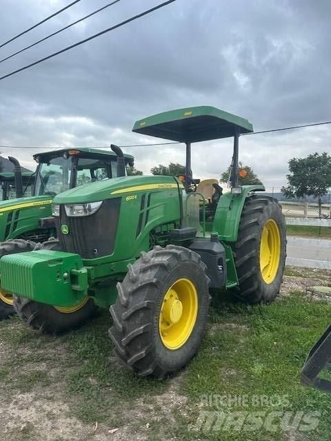 John Deere 6120 E Traktorji