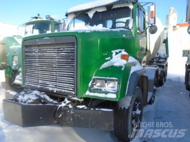 Freightliner FLC 112 Drugi tovornjaki