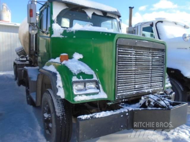 Freightliner FLC 112 Drugi tovornjaki