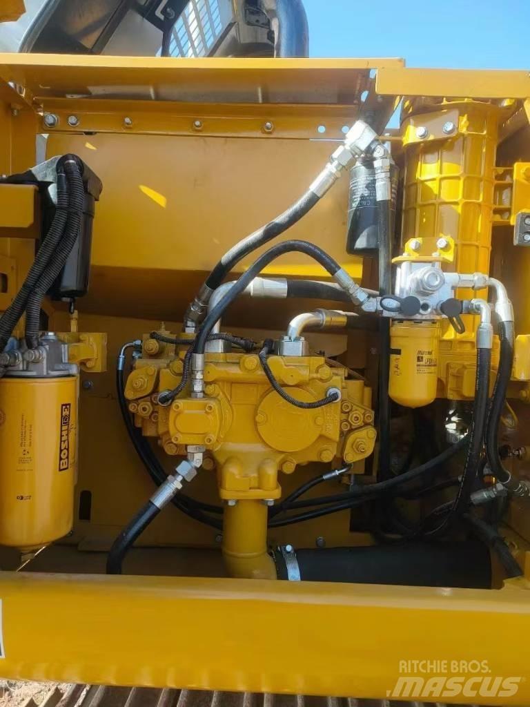 CAT 320D2L Bagri goseničarji