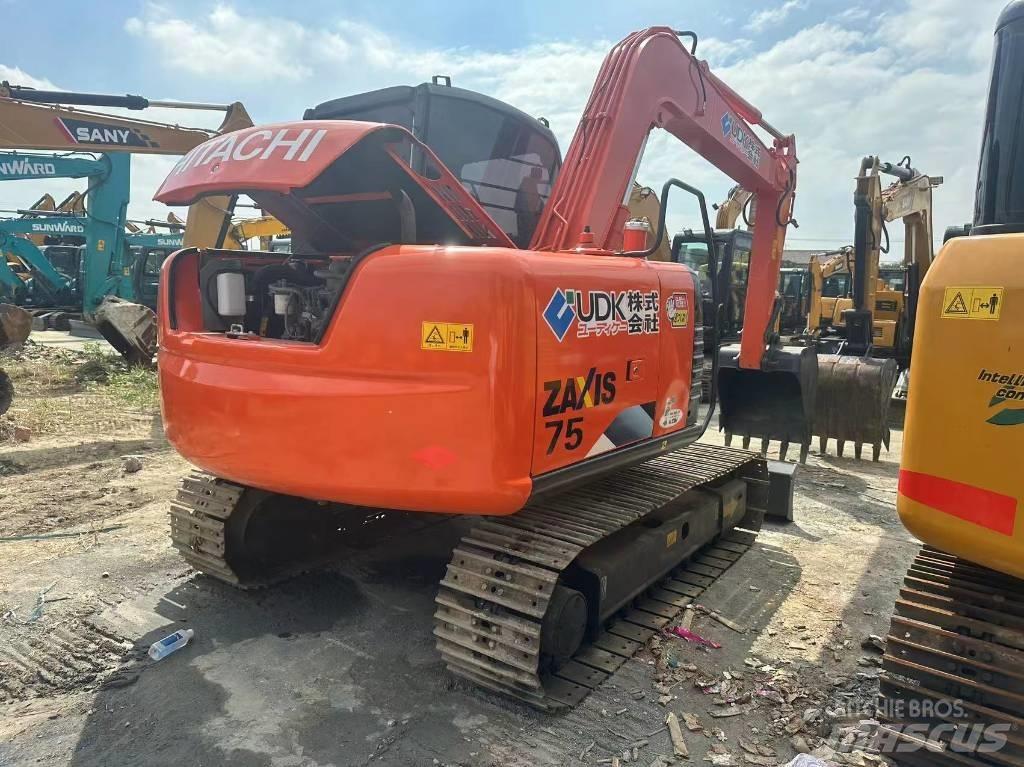 Hitachi ZX 75 Midi bagri 7t – 12t