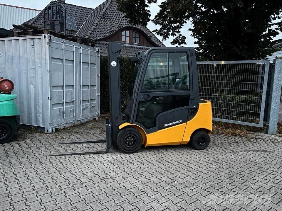 Jungheinrich DFG 320 Dizelski viličarji