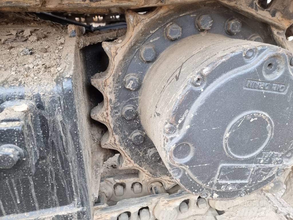 JCB JS 130 LC Bagri goseničarji