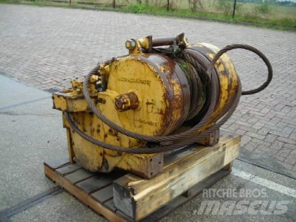 Komatsu D65E WINCH Drugi deli