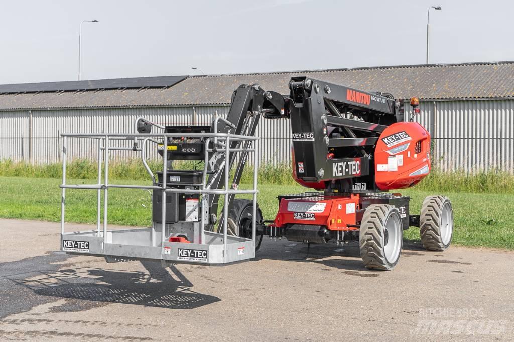 Manitou 160 ATJ e Zglobne dvižne ploščadi