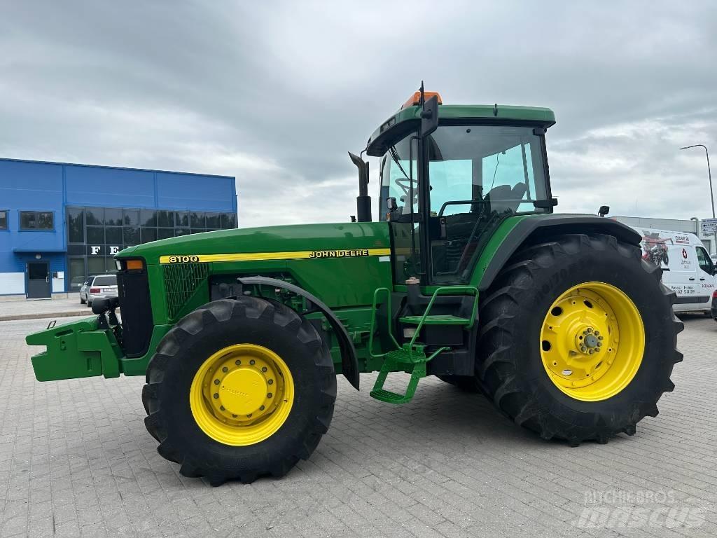 John Deere 8100 Traktorji